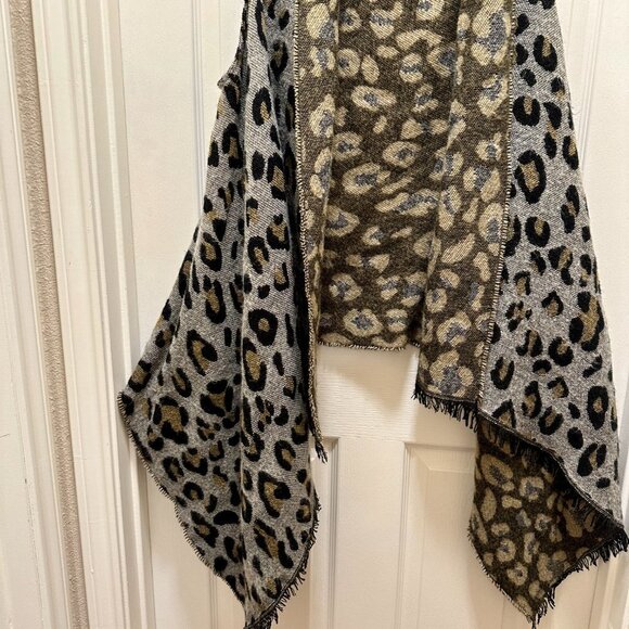 Anna & Ava Women's Soft Shawl Wrap Vest One Size Fits Most Leopard Print Boho - Picture 11 of 13